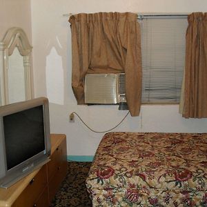 Zimmer mit Kingsize-Bett